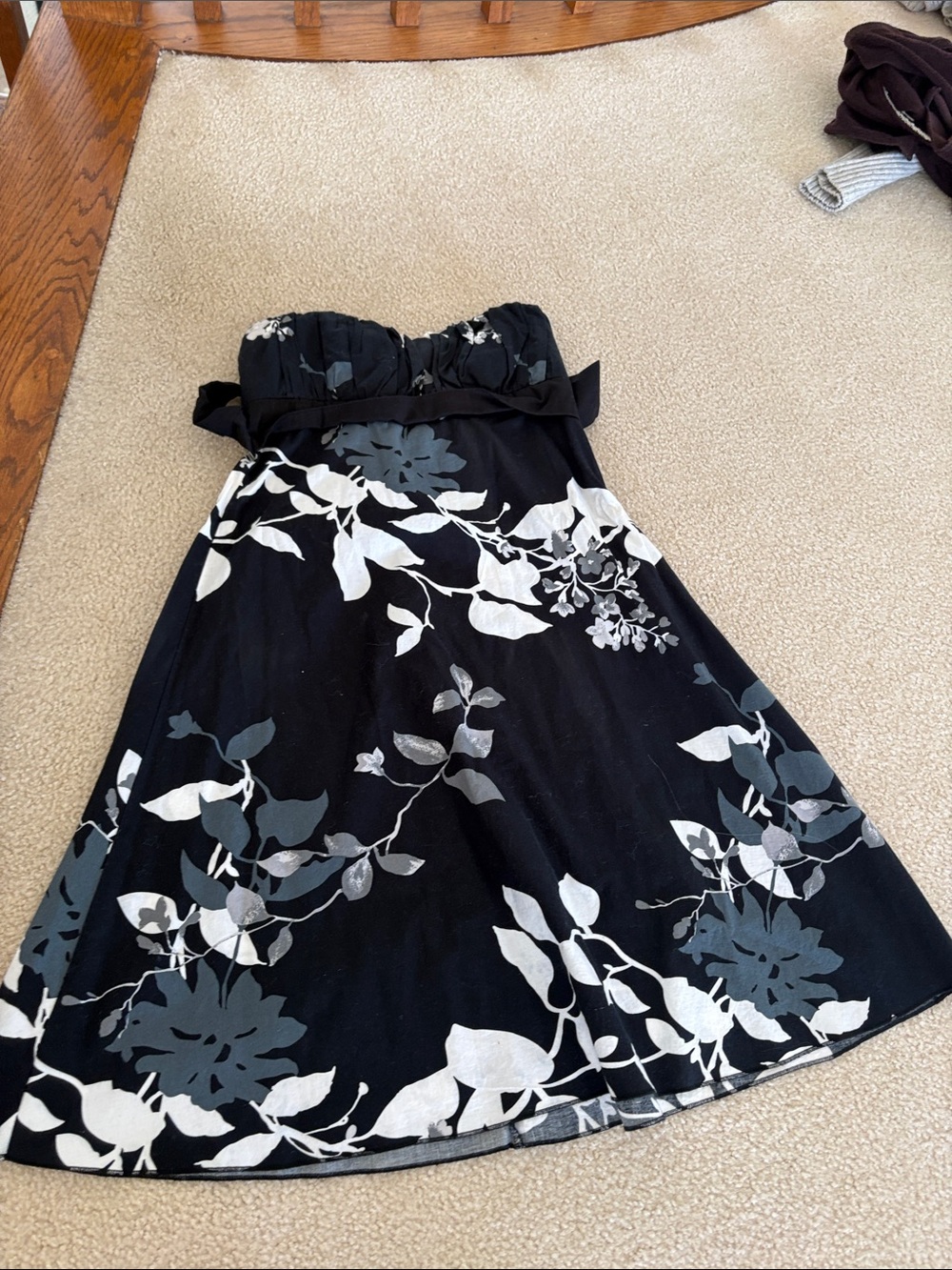 Women’s Black Floral Strapless Dress